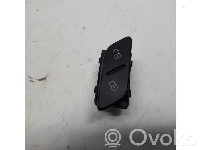 Central locking switch button   5C6962125,003436110,5C6962125,847411K5004X,8961102110,937001K000,ER008132712
