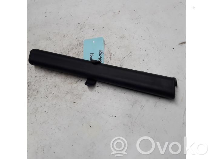 Zasłona przeciwsłoneczna szyby pokrywy tylnej bagażnika / Zasłona szyby   8200210198D,1608759280,1616370880,1680838380,1680886580,503551010906,7503900135,8200210198D