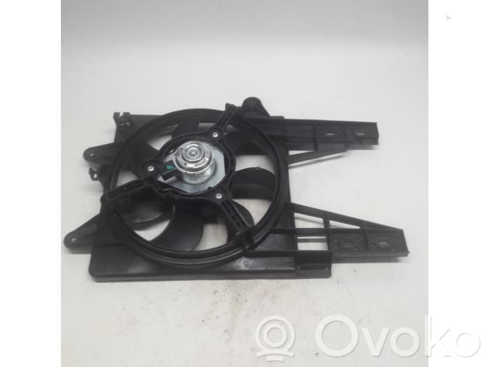 Fiat Punto (176) Elektrisks radiatoru ventilators 