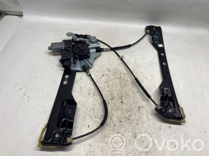Opel Zafira C Elektryczny podnośnik szyby drzwi przednich 