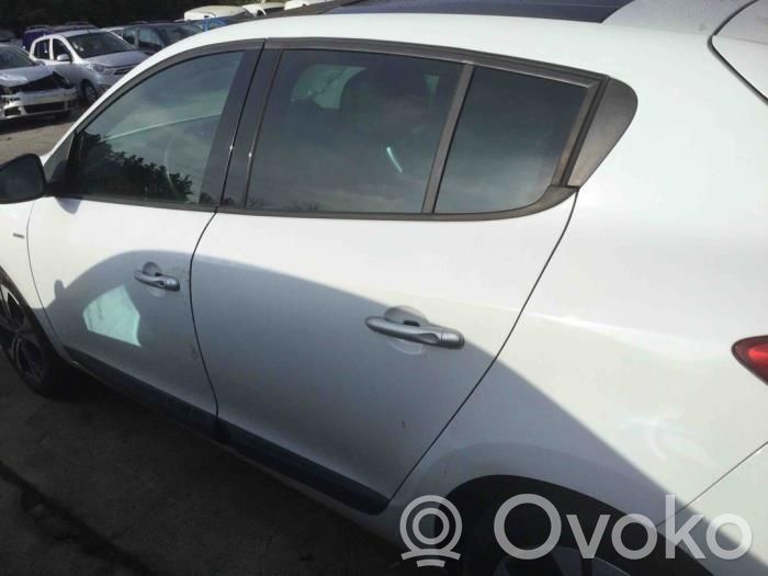 Renault Megane III Puerta trasera 