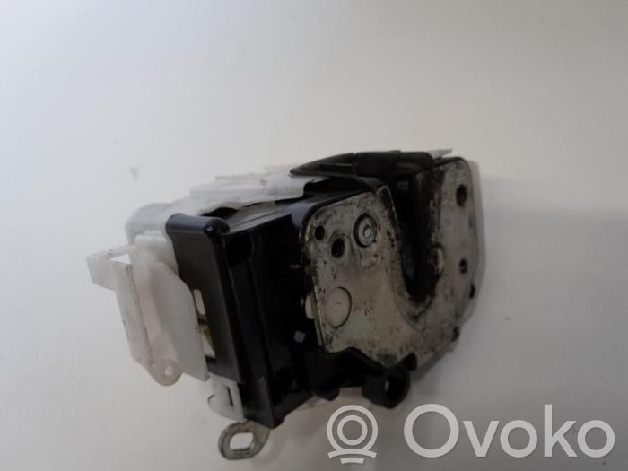 Ford Ka Priekšpusē slēdzene 