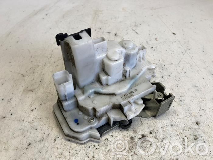 Opel Combo D Front door lock 