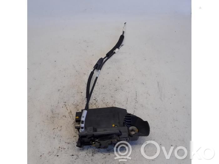 Peugeot 308 Front door lock 