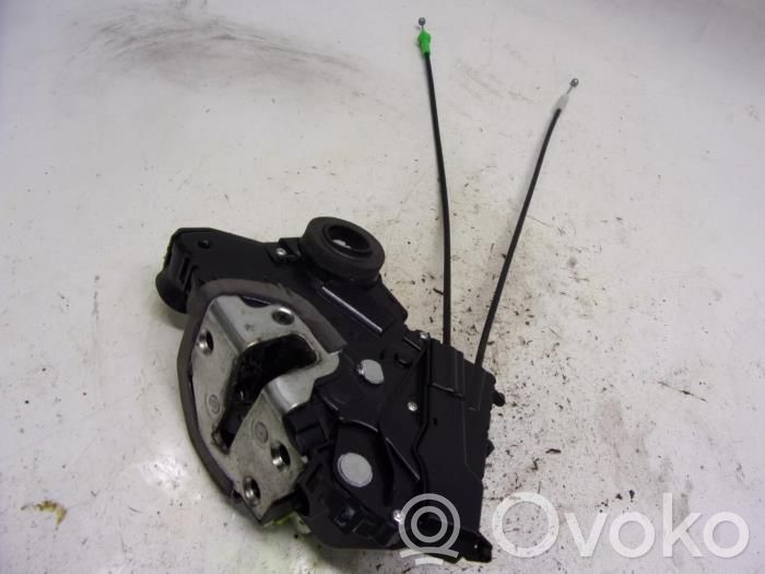 Toyota Yaris Zamek drzwi przednich 