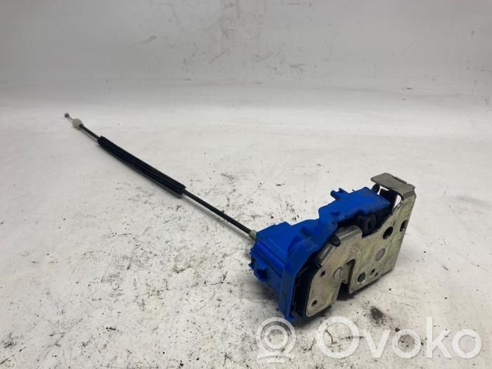 Fiat 500L Front door lock 
