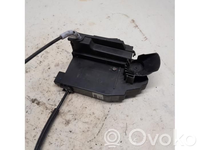 Peugeot 308 Front door lock 