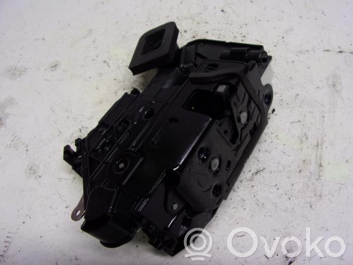 Skoda Octavia Mk3 (5E) Front door lock 