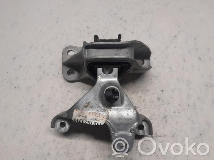 Renault Austral Engine mount bracket 