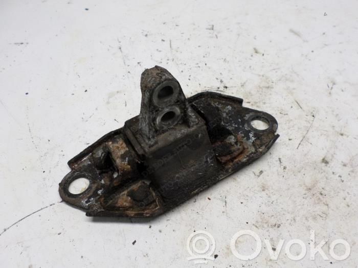 Engine mount bracket   9227882,4967345,9227882,98AB6P062A