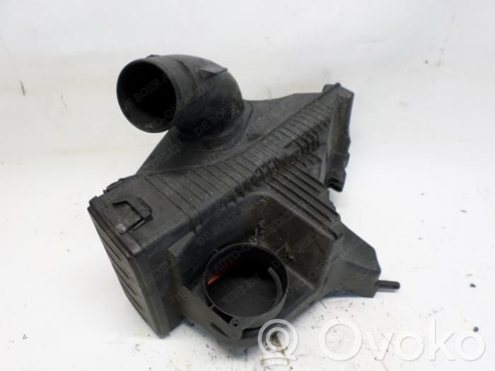 Renault Clio III Air filter box 