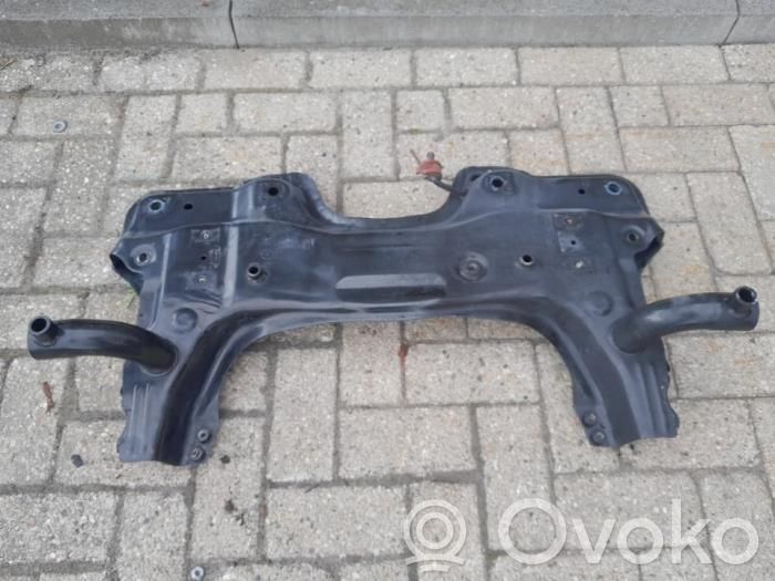 Opel Combo D Priekinis traversas 