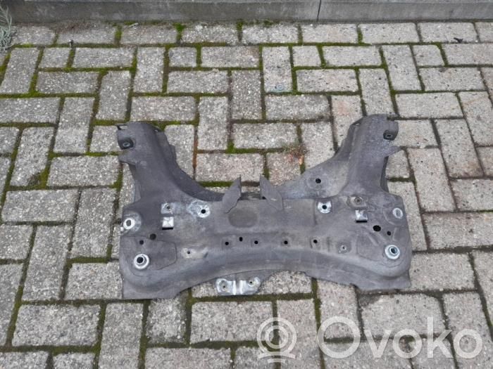 Renault Clio IV Rama pomocnicza przednia 