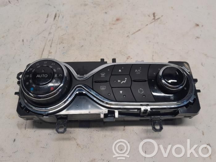 Renault Captur Climate control unit 