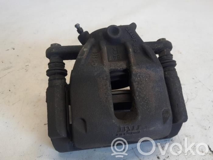 Renault Captur Zacisk hamulcowy przedni 
