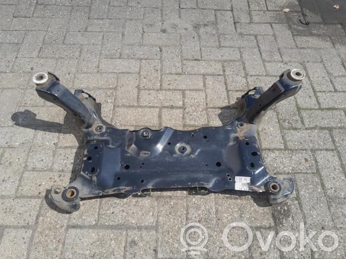 Ford Grand C-MAX Priekinis traversas 
