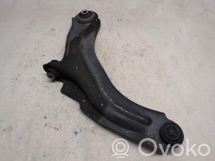 Renault Clio IV Dolny wahacz przedni 