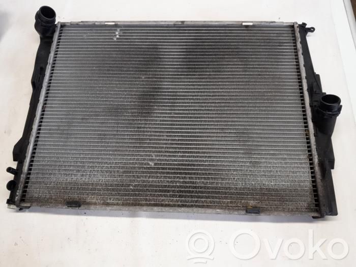 BMW 1 E81 E87 Jäähdyttimen lauhdutin 