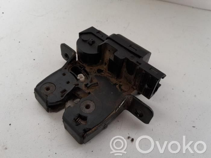 Nissan Qashqai+2 Zamek klapy tylnej / bagażnika 