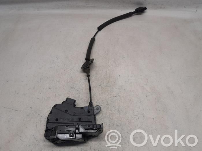 Renault Clio IV Front door lock 