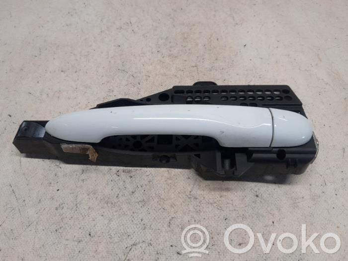 Renault Clio IV Front door exterior handle 