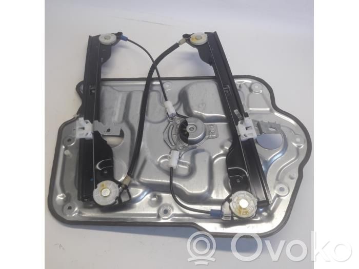 Nissan Qashqai Elektryczny podnośnik szyby drzwi przednich 