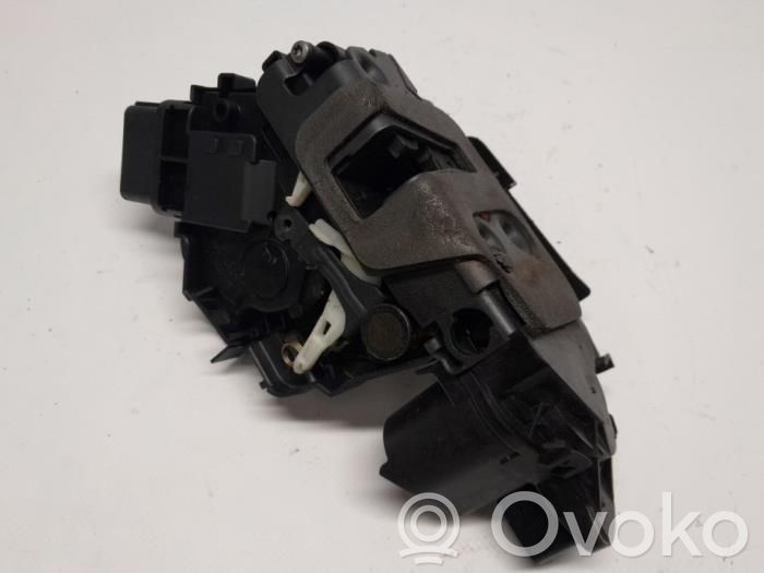 Ford Mondeo MK IV Priekšpusē slēdzene 