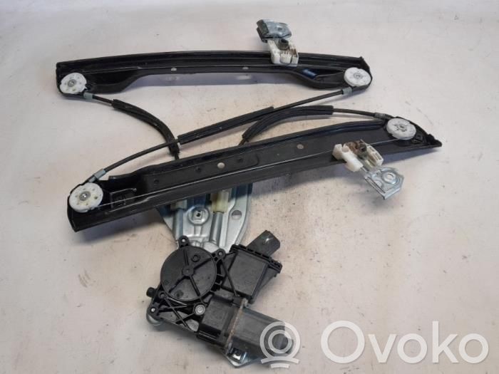 Opel Meriva B Front door window regulator with motor 