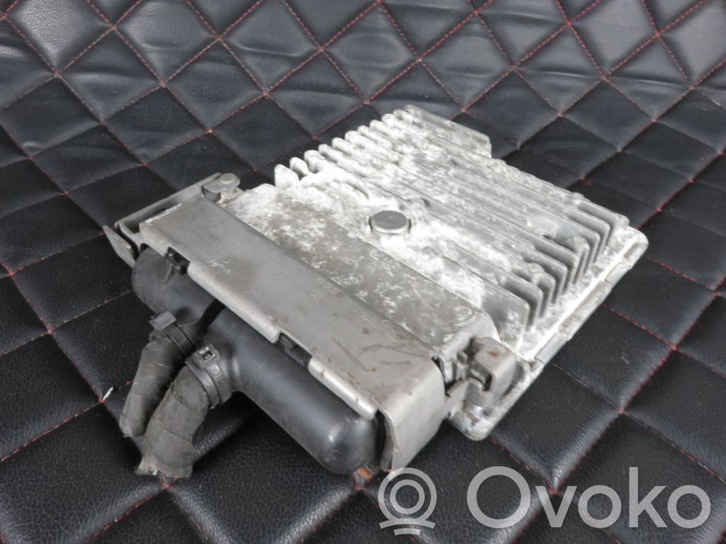 Volkswagen Golf VI Engine control unit/module 