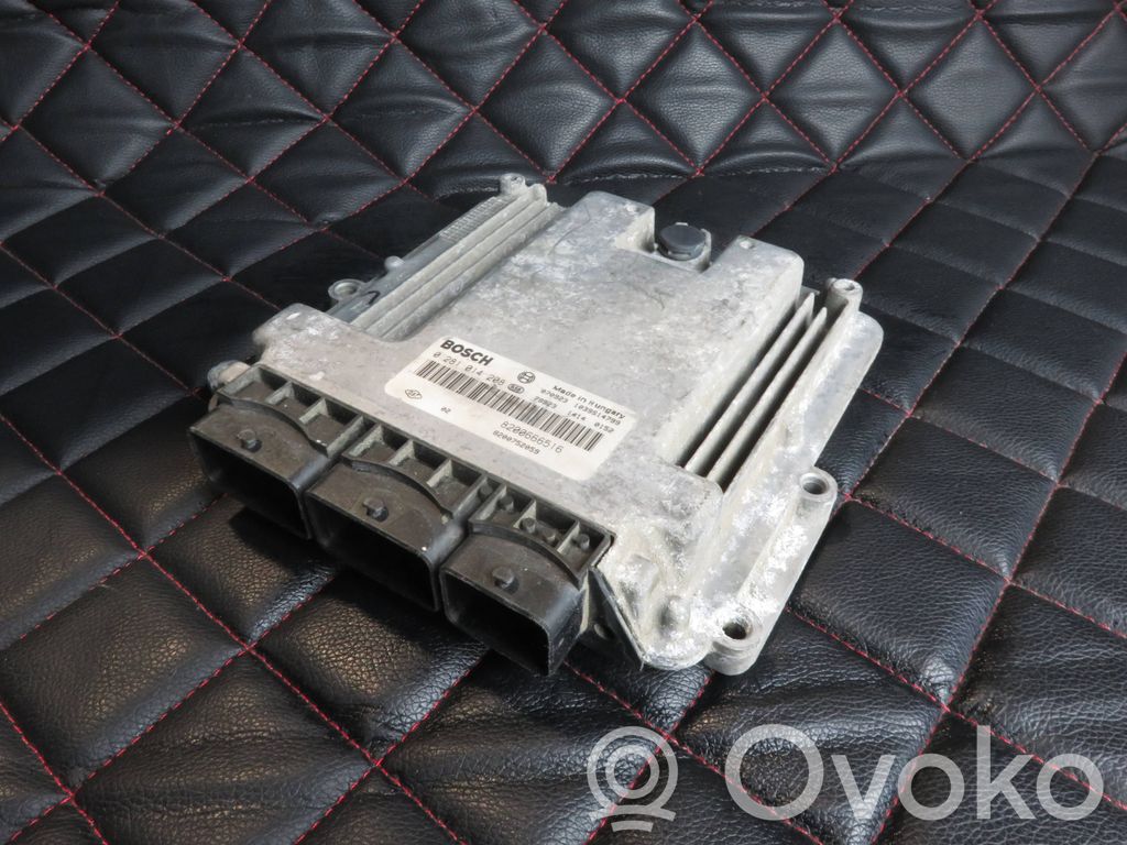 Renault Trafic II (X83) Engine control unit/module 