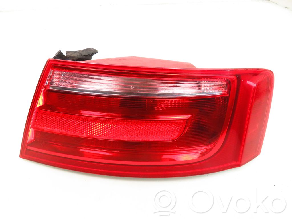 Luz trasera/de freno   8T0945096
