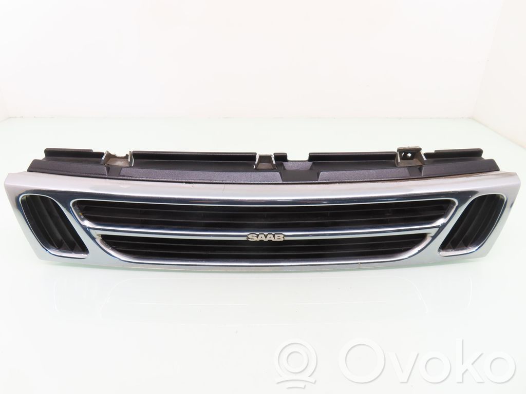 Saab 900 Front grill 