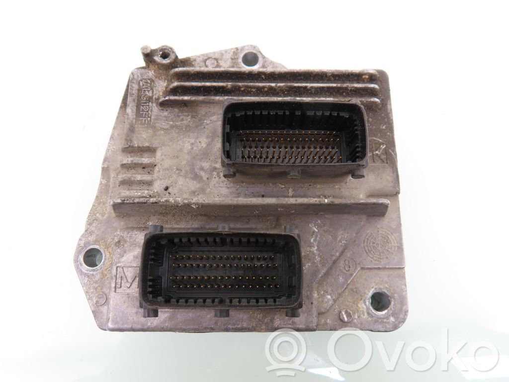 Opel Zafira B Engine control unit/module 