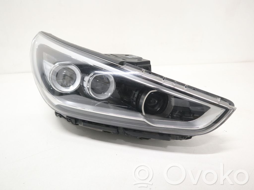 Hyundai i30 Lampa przednia 