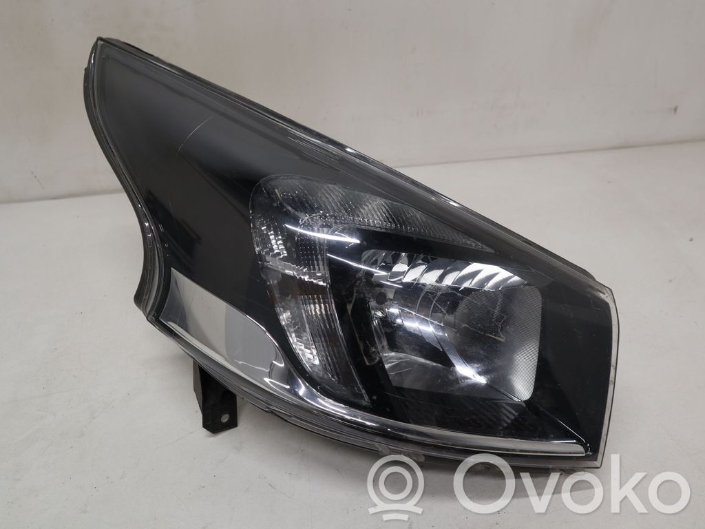 Opel Vivaro Scheinwerfer 