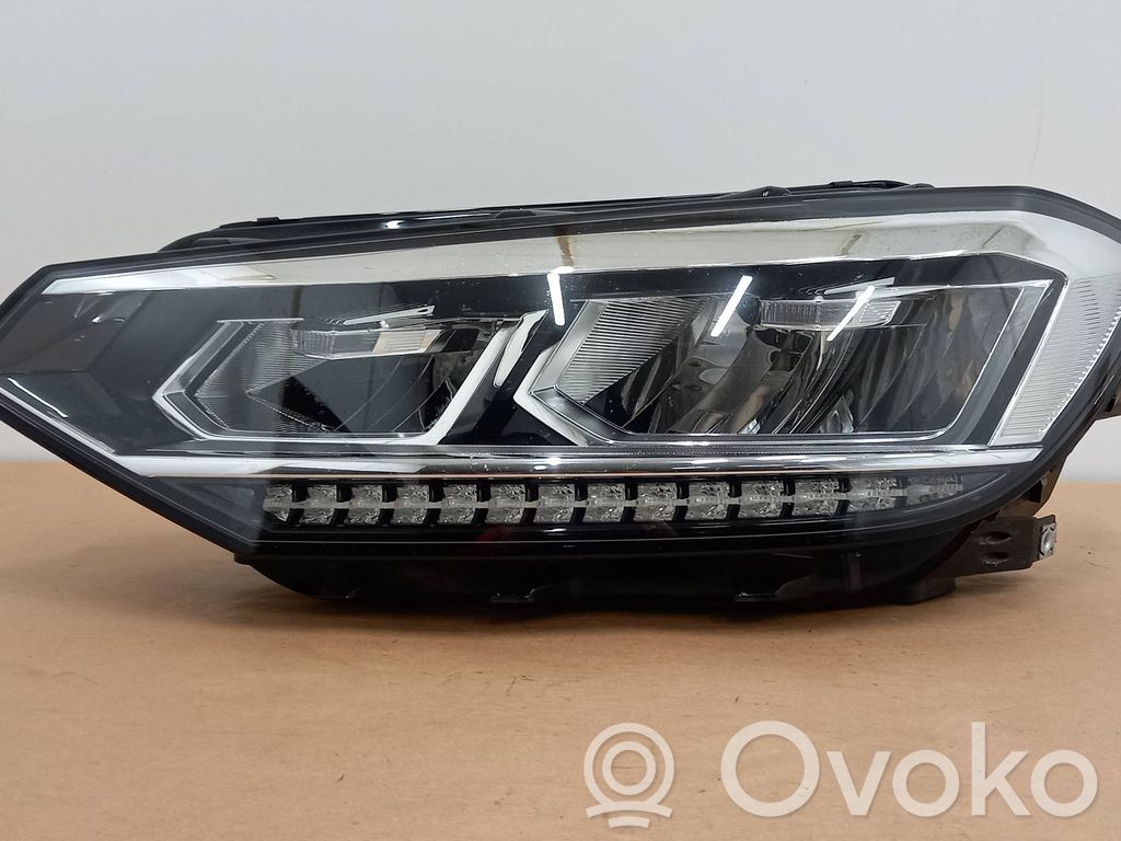 Volkswagen Touran III Lampa przednia 