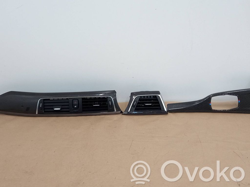 BMW M4 F82 F83 Element deski rozdzielczej 