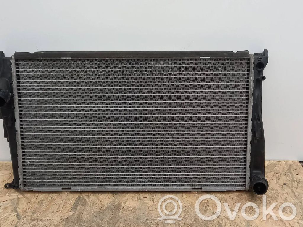 BMW 3 E90 E91 Dzesēšanas šķidruma radiators 