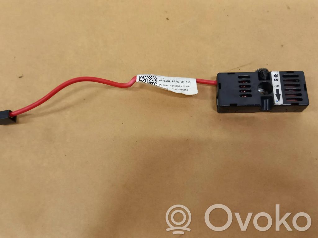Tesla Model S Pystyantennin suodatin 
