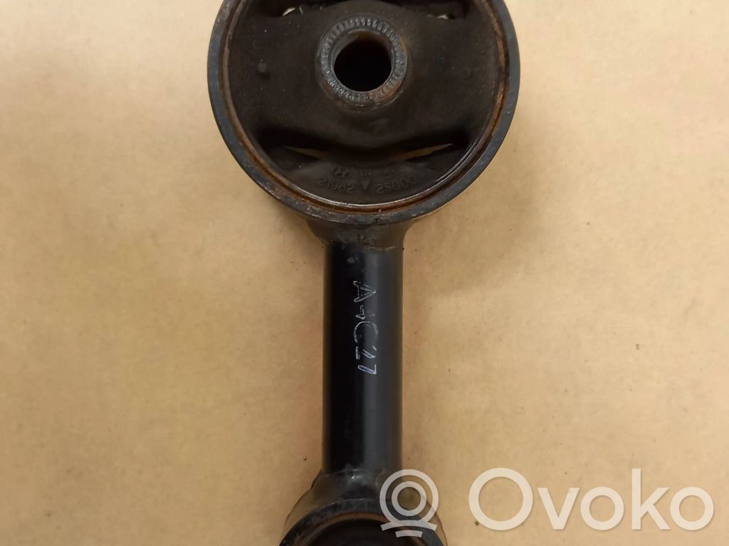 KIA Sportage Engine mount bracket 