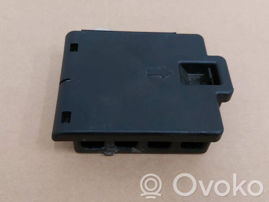 Porsche Cayenne (9Y0 9Y3) Current control relay 