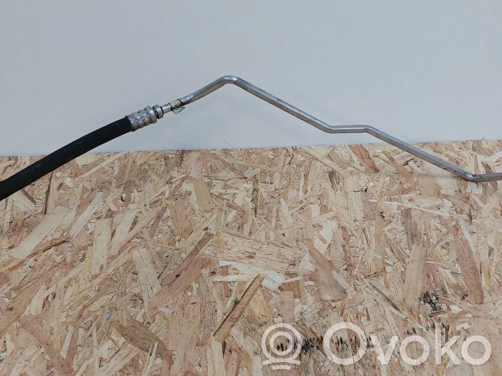 BMW Z4 E85 E86 Ilmastointilaitteen putki (A/C) 