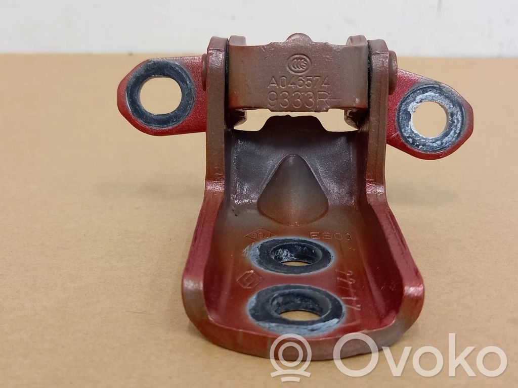 Front door lower hinge   A046574,9333R