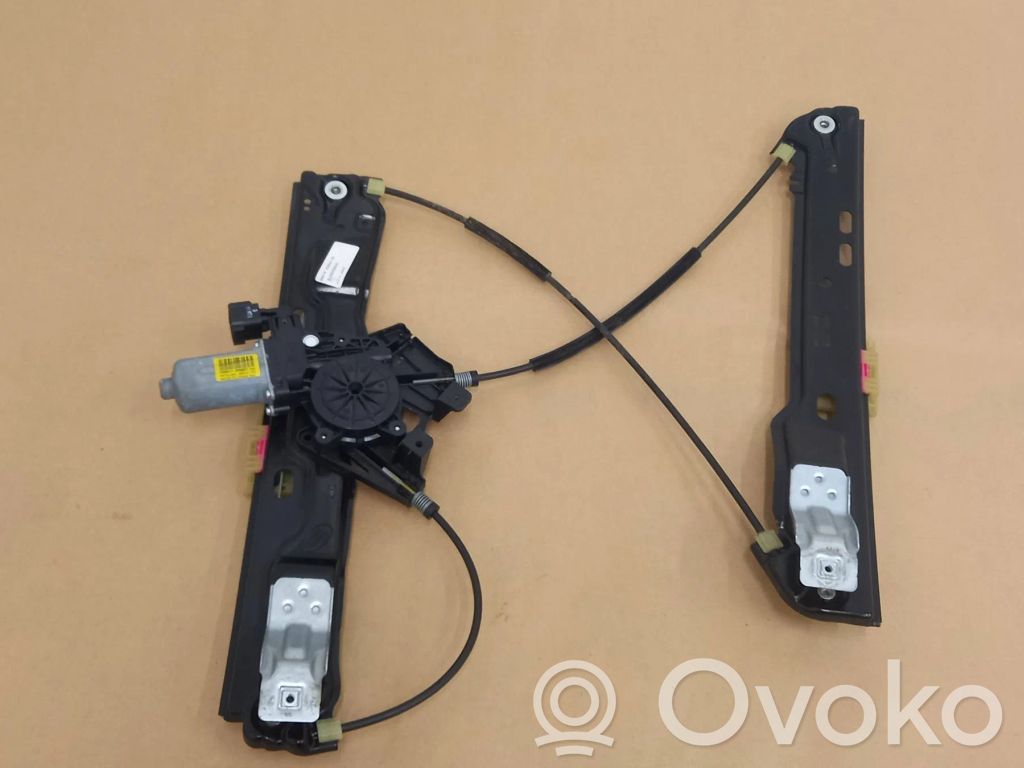 Land Rover Evoque I Front door window regulator with motor 