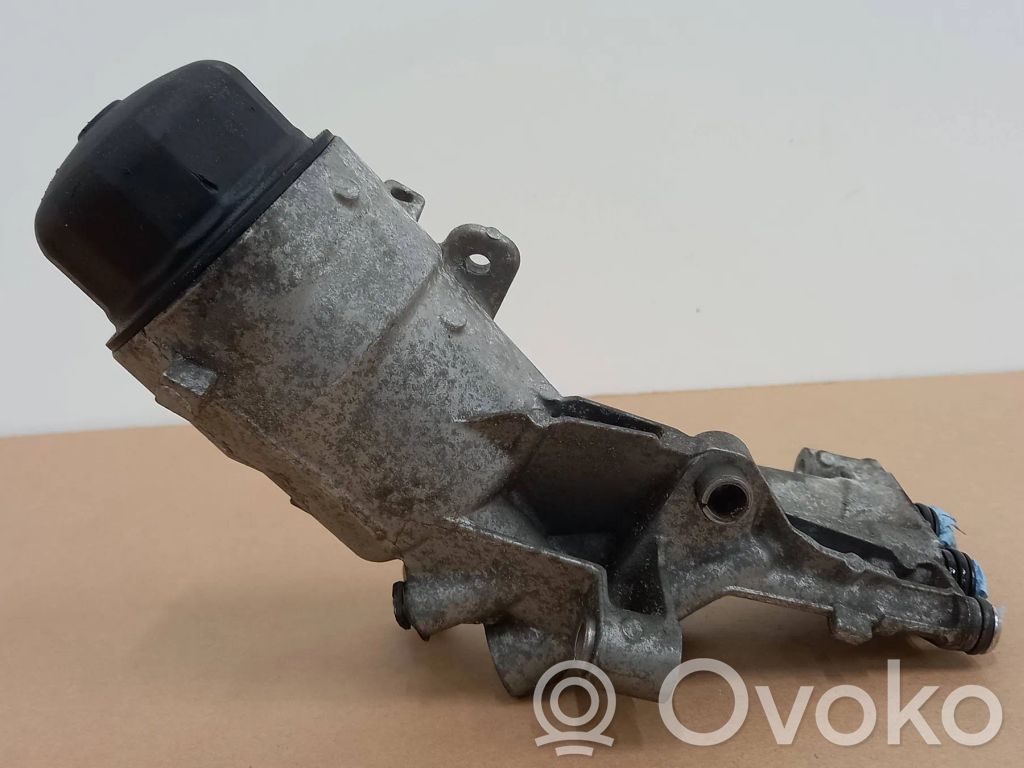 Land Rover Evoque I Oil filter mounting bracket 