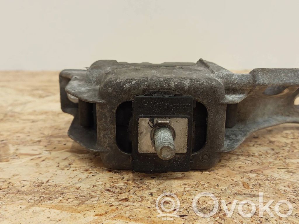 Mini One - Cooper Coupe R56 Engine mount bracket 