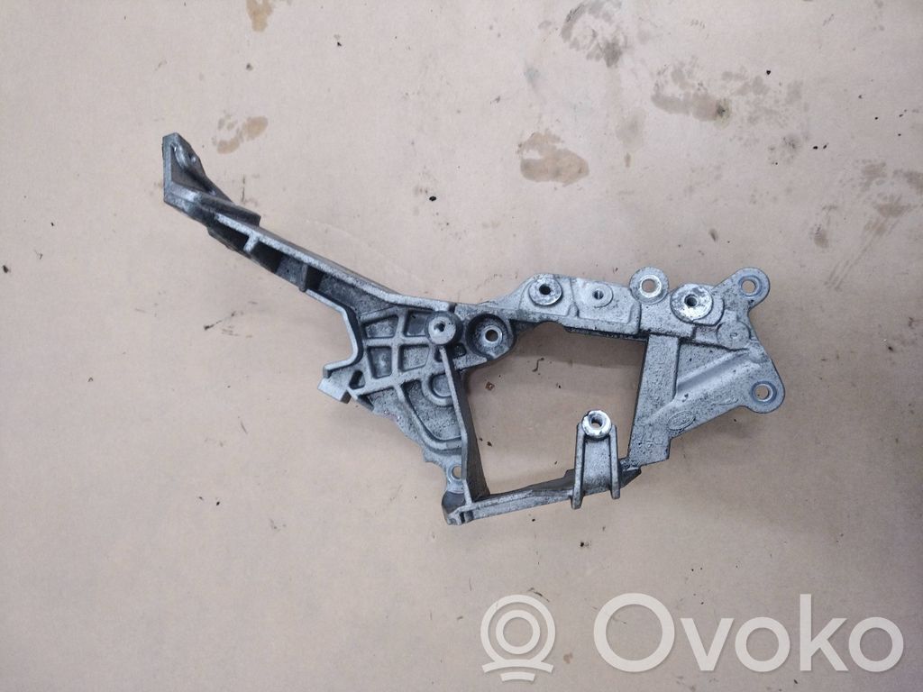 Land Rover Discovery Sport Engine mounting bracket 