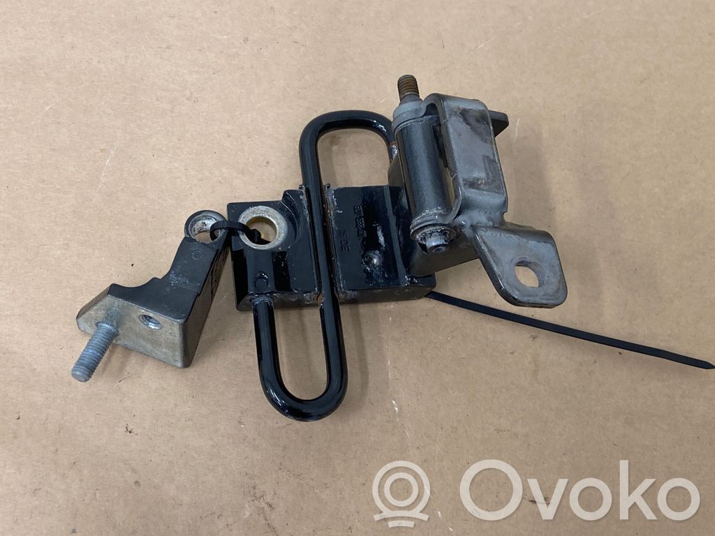 Rear door lower hinge   3D7833411,3D4833401A