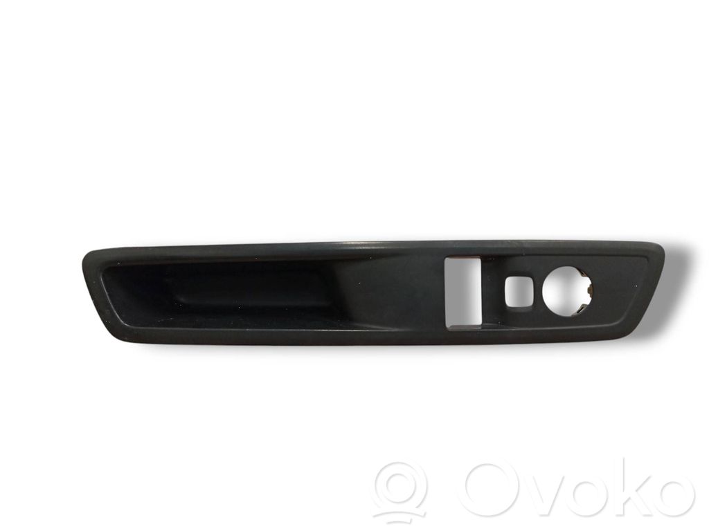 Citroen Jumpy Front door window switch trim 