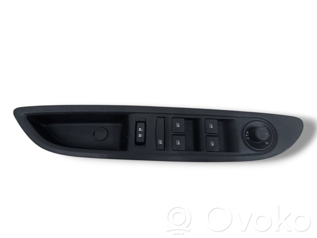 Opel Grandland X Electric window control switch 